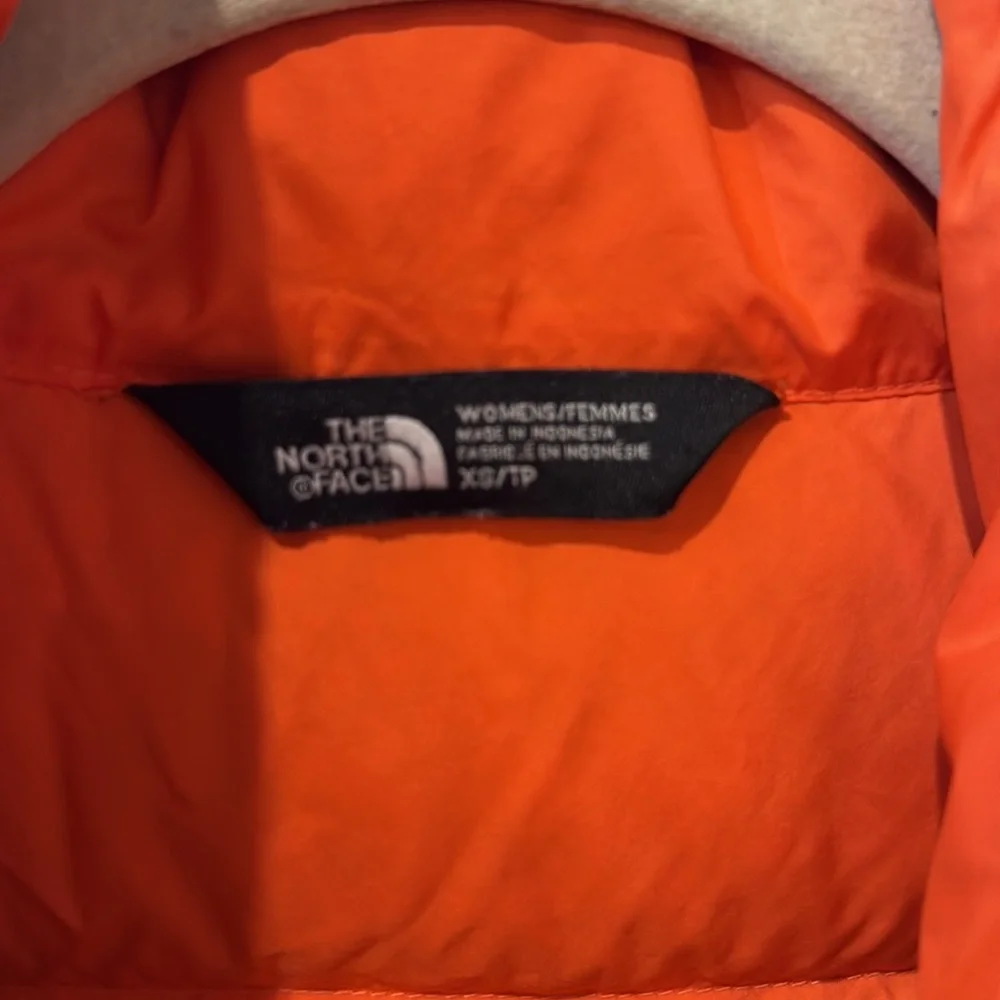 Orange North Face Puffer Jacket Women’s‎ XS